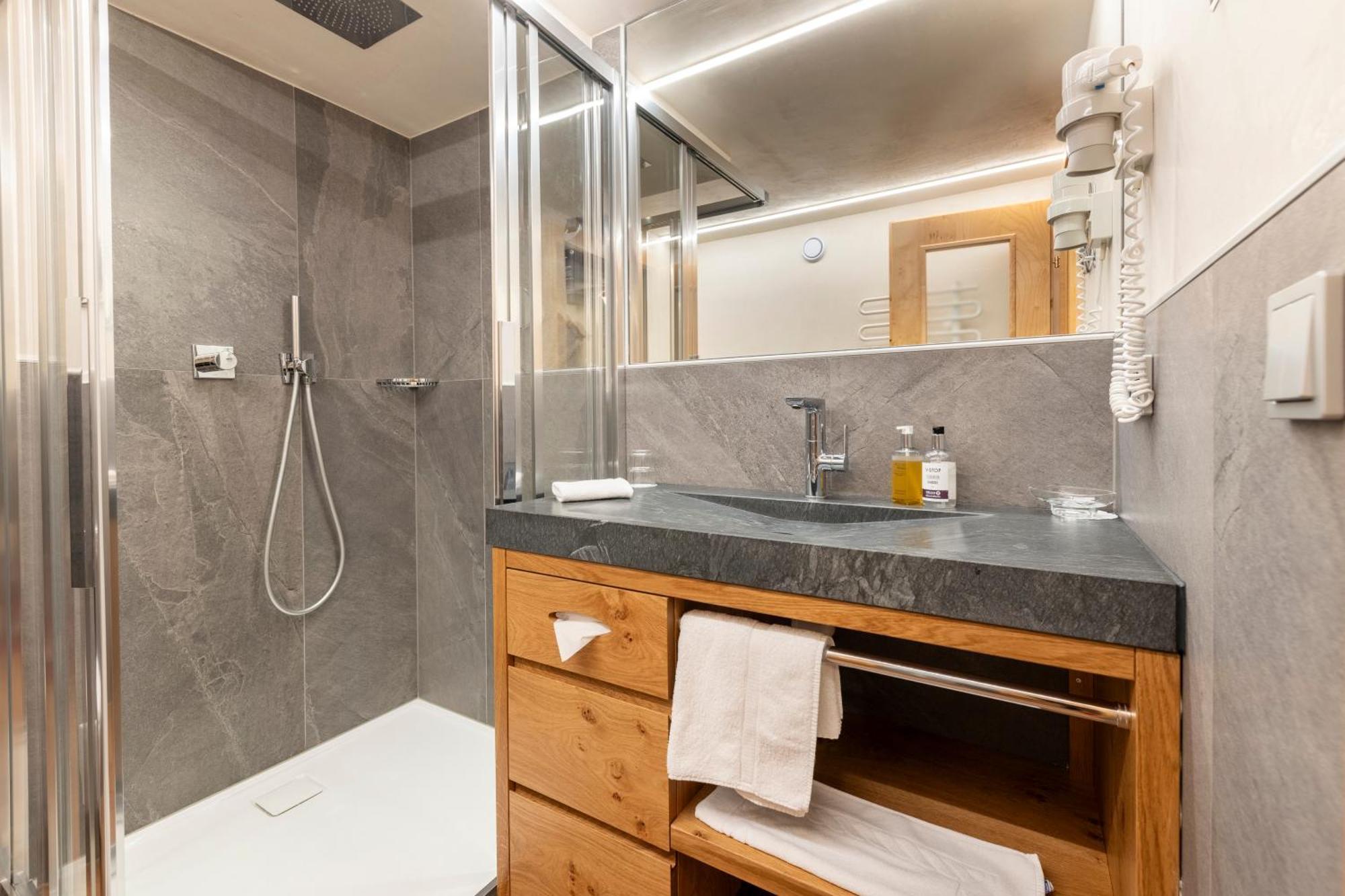 Hotel Jaegerhof Ischgl Ngoại thất bức ảnh